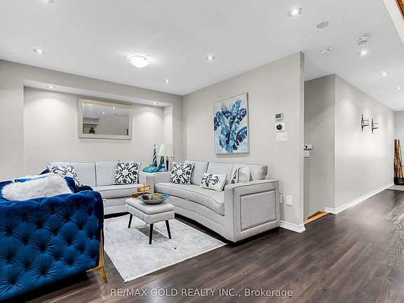 2nd image of 486 Queen Mary Dr