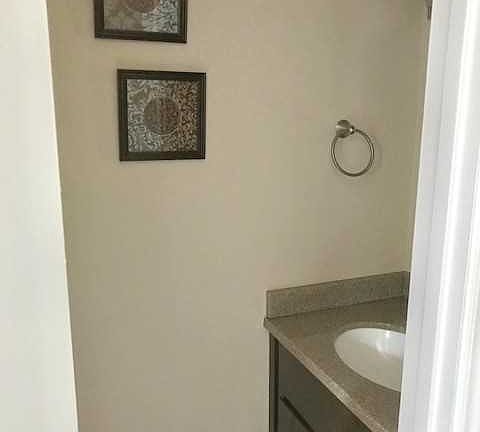 3rd image of 6822 Farmingdale Dr APT A