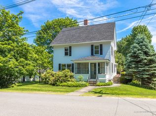 16 Trim St, Camden, ME 04843