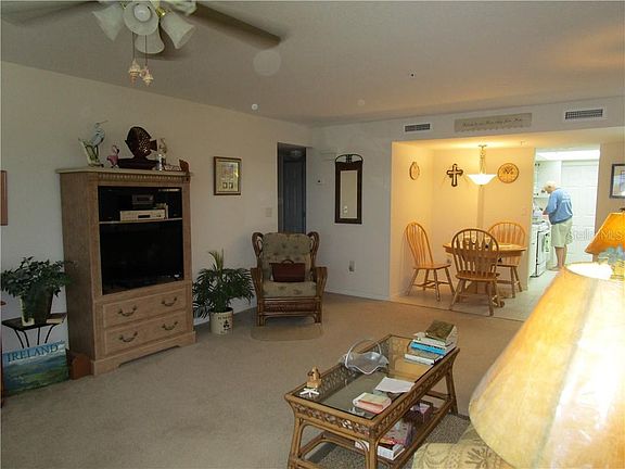5th image of 1950 59th Ave N APT 319
