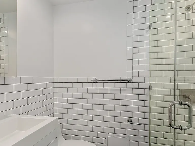 91 Christopher St #17A — Photo 4
