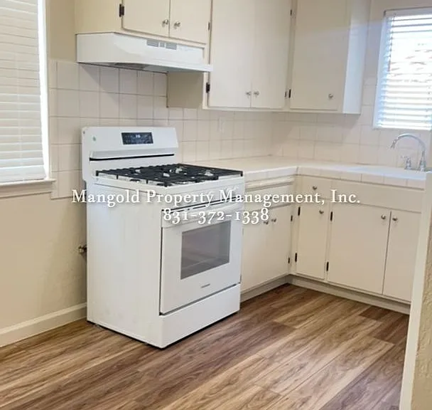 255four — Photo 2
