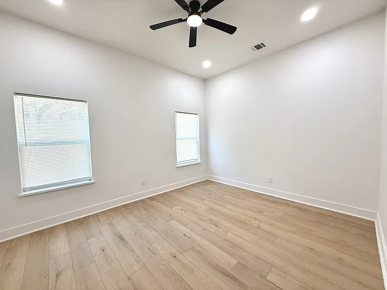 921 S Franklin Dr — Photo 11