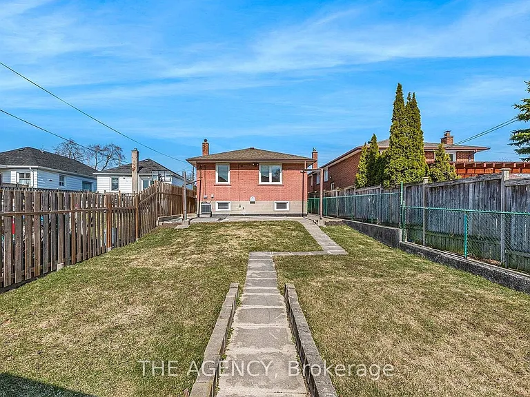 1038 Alexandra Ave — Photo 22