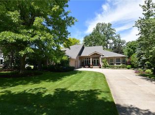 25051 Woodside Ln, Beachwood, OH 44122
