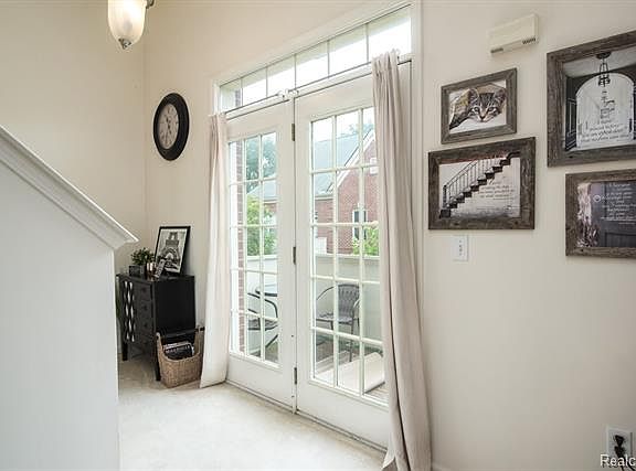 5th image of 1022 Fountain View Cir #1A