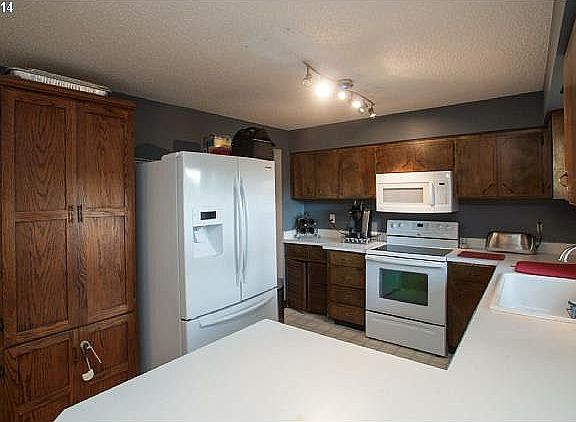 3rd image of 11960 SW Summer Crest Dr