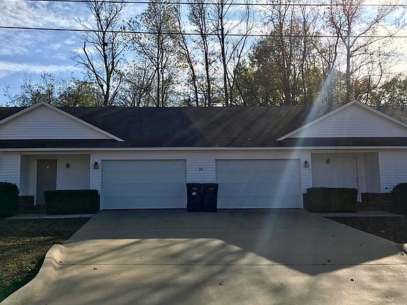 3rd image of 301 Holly Dr