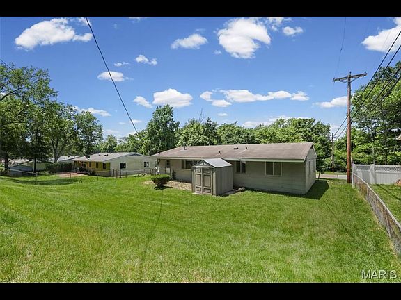 4th image of 404 Spring Meadows Dr