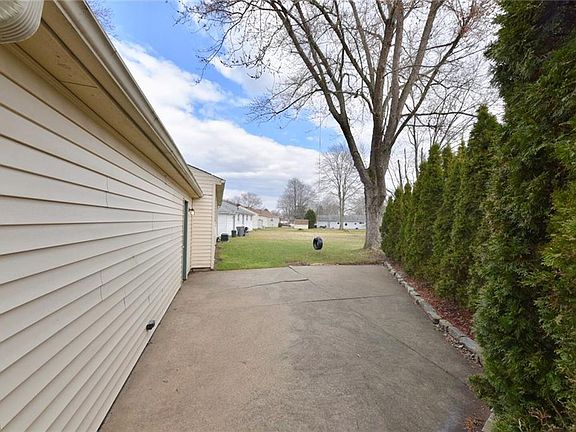 2nd image of 3321 Estates Cir