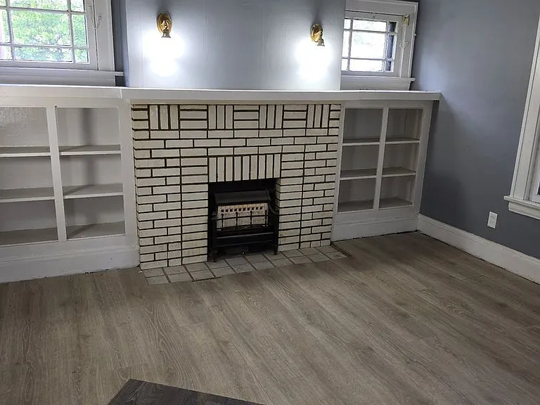 12313 Rexford Ave — Photo 1