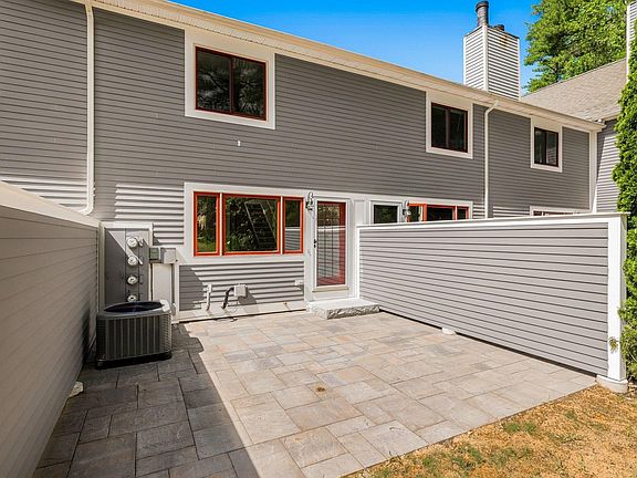3rd image of 75 Spinnaker Way