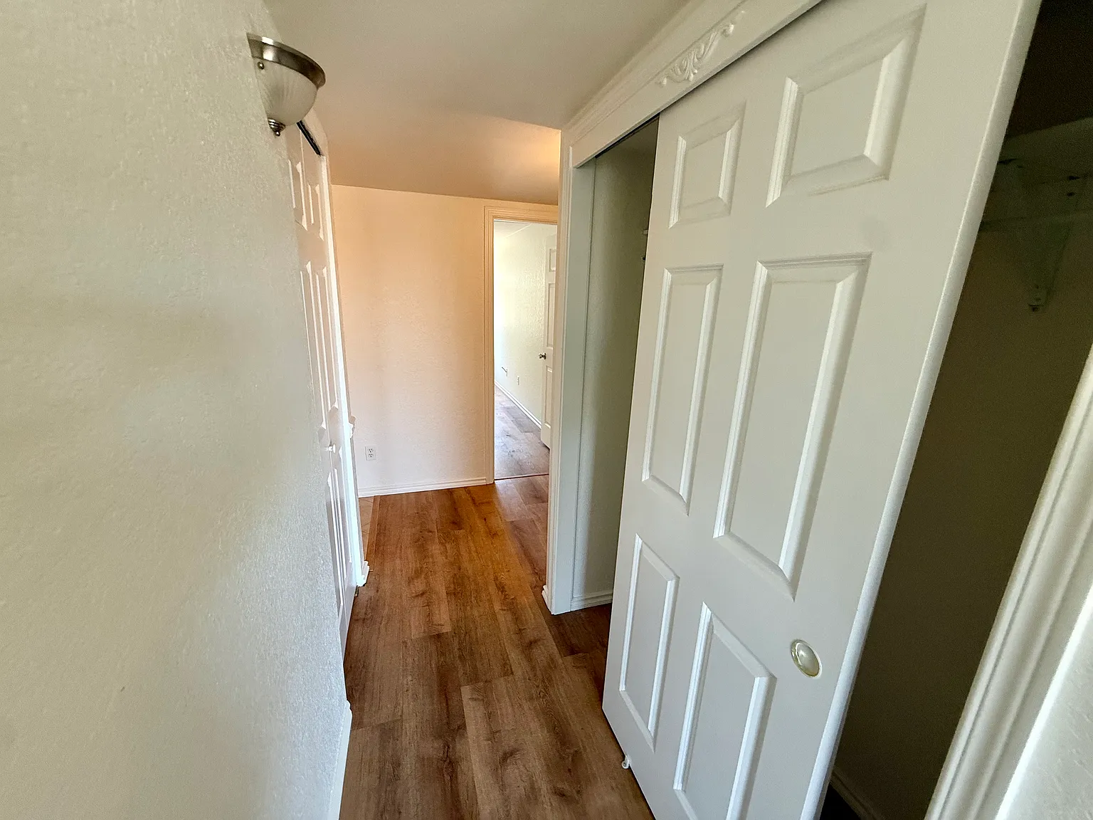 2 bed, 962 sqft, $1,950 — Photo 2