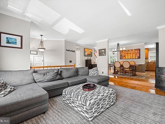 5th image of 5130 Woodfield Dr