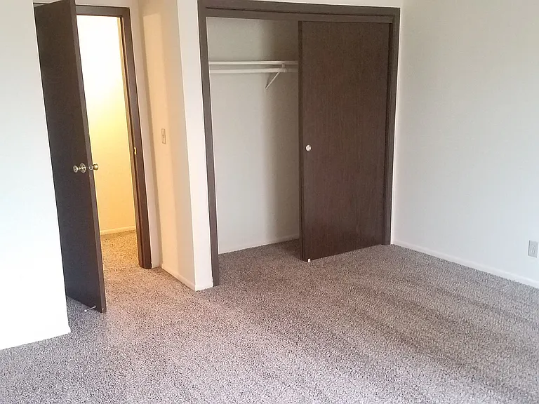 Kimberly Club Apartments — Photo 131