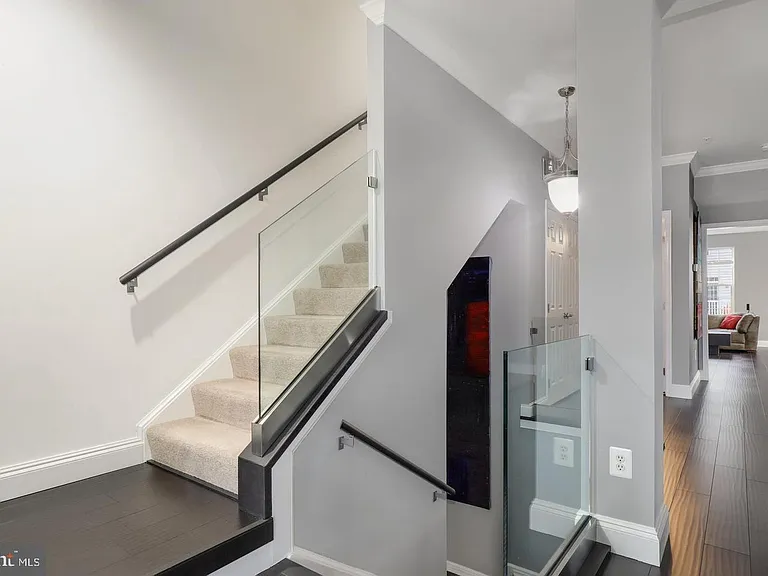 21600 Romans Dr — Photo 3