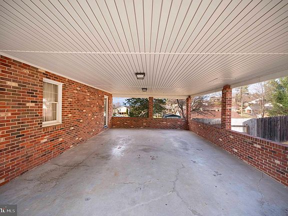 4th image of 16 Gloucester Rd