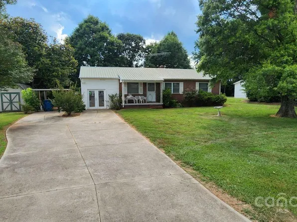 7746 State Highway 90 E, Stony Point, NC 28678