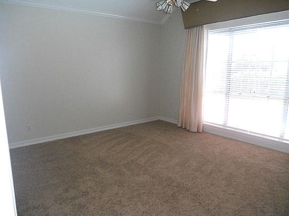 5th image of 3215 Prosperity Dr