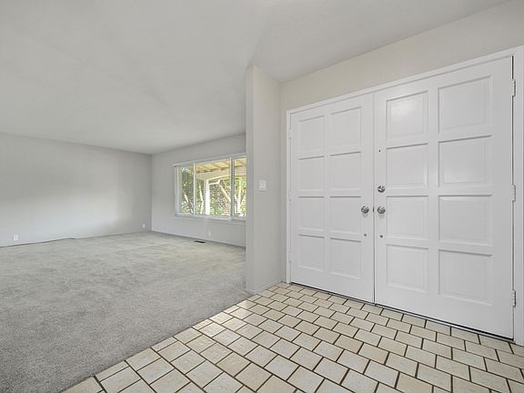 Entryway/Living Room