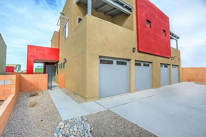 1st image of 1631 Borrego Dr SE