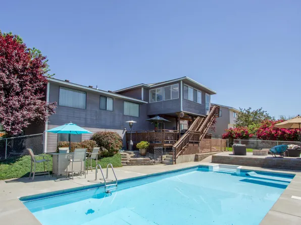 5206 Pear Butte Dr, Yakima, WA 98901