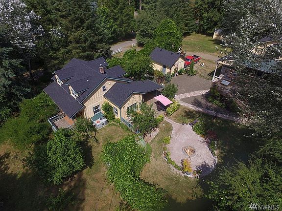 4th image of 10607 Crescent Valley Dr NW