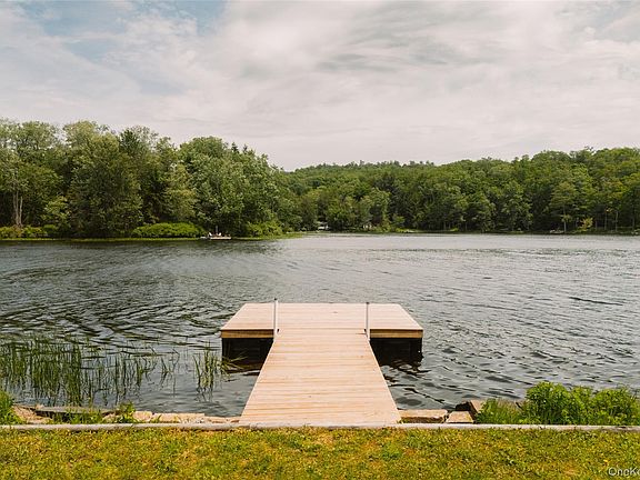 4th image of 212 Trout Brook Road