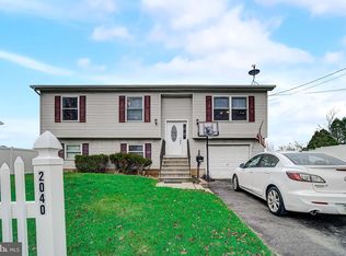 2040 Dogwood Ln, Bethlehem, PA 18018
