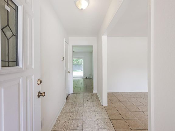 3rd image of 4823 Connorvale Rd