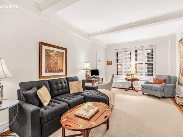 135 East 74th Street 6C image 2 of 7