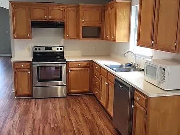4th image of 3609 Christina Ave
