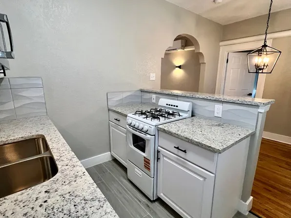 128 W Magnolia Ave APT 8, San Antonio, TX 78212