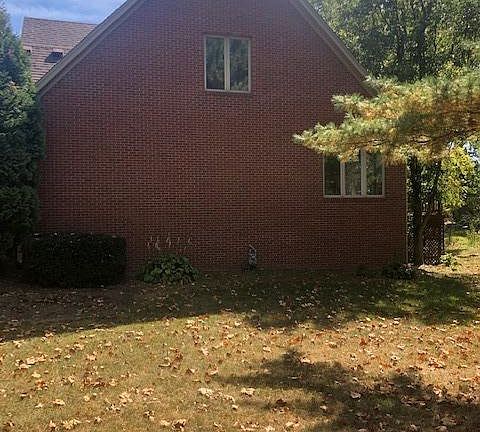 2nd image of 61 Timberlawn Cir