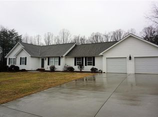 1689 Brims Grove Rd, Pinnacle, NC 27043