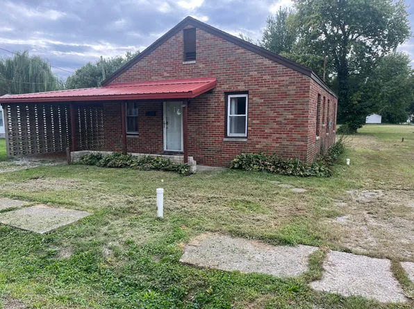 512 Austin Ave, Flora, IL 62839