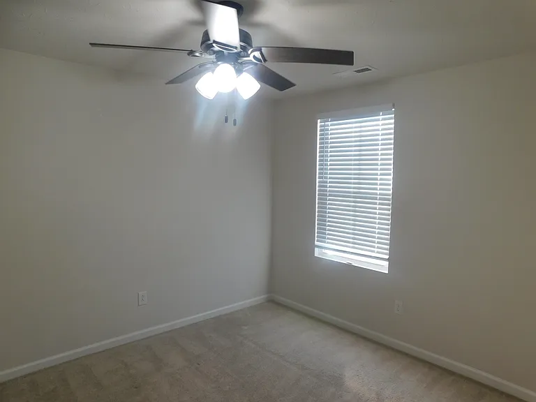 204 Dietz Dr — Photo 5