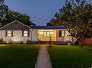 300 Florida Ave, Copiague, NY 11726