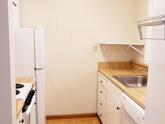 5th image of 139 Piccadilly Pl APT B