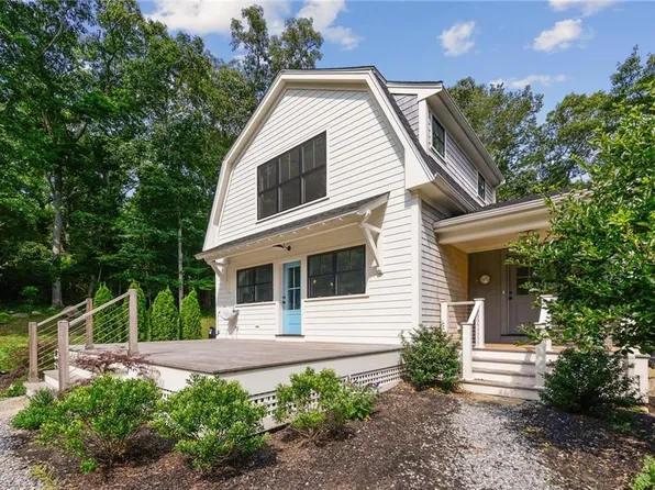 38 Old Stone Church Rd, Little Compton, RI 02837