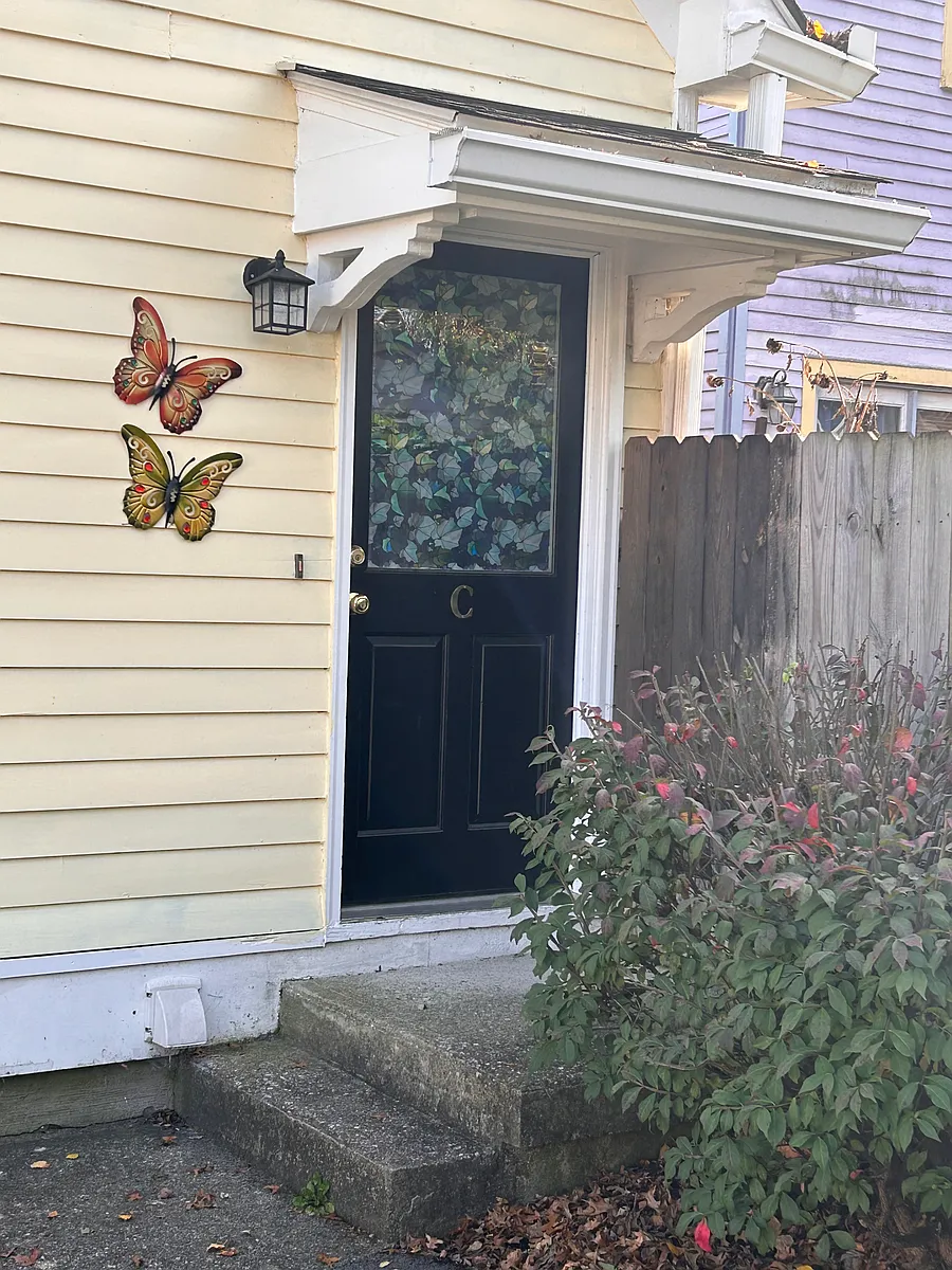 Photo 2 of 19 - 333 Merino St #C - Lexington, KY Entrance to the unit that is for rent. - 333 Merino St #C