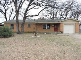 3005 Edith Ln, Haltom City, TX 76117