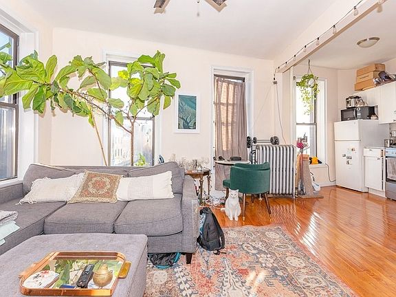 3rd image of 644 Driggs Ave #77