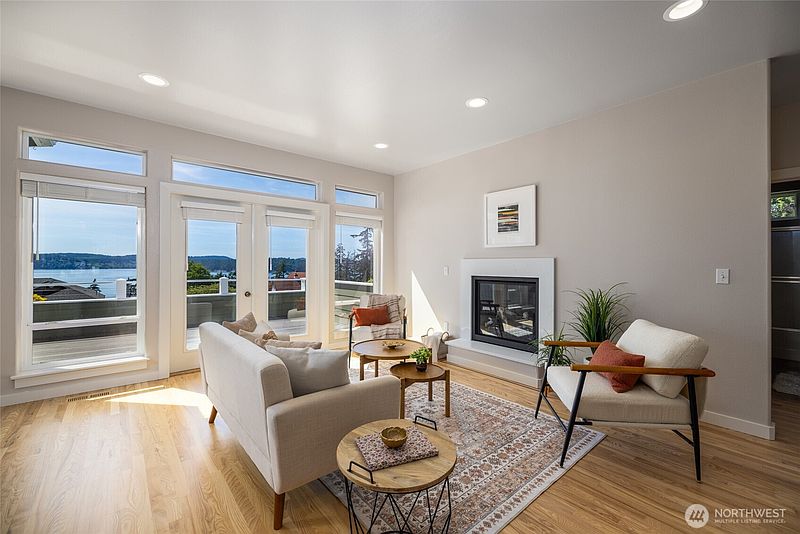 4th image of 9924 Sunset Drive