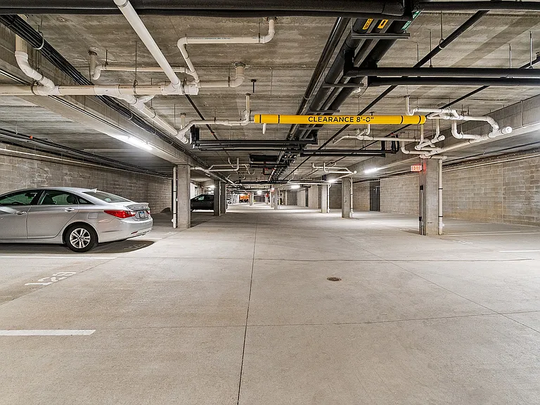Oaks Landing 55+ Apartments — Photo 16