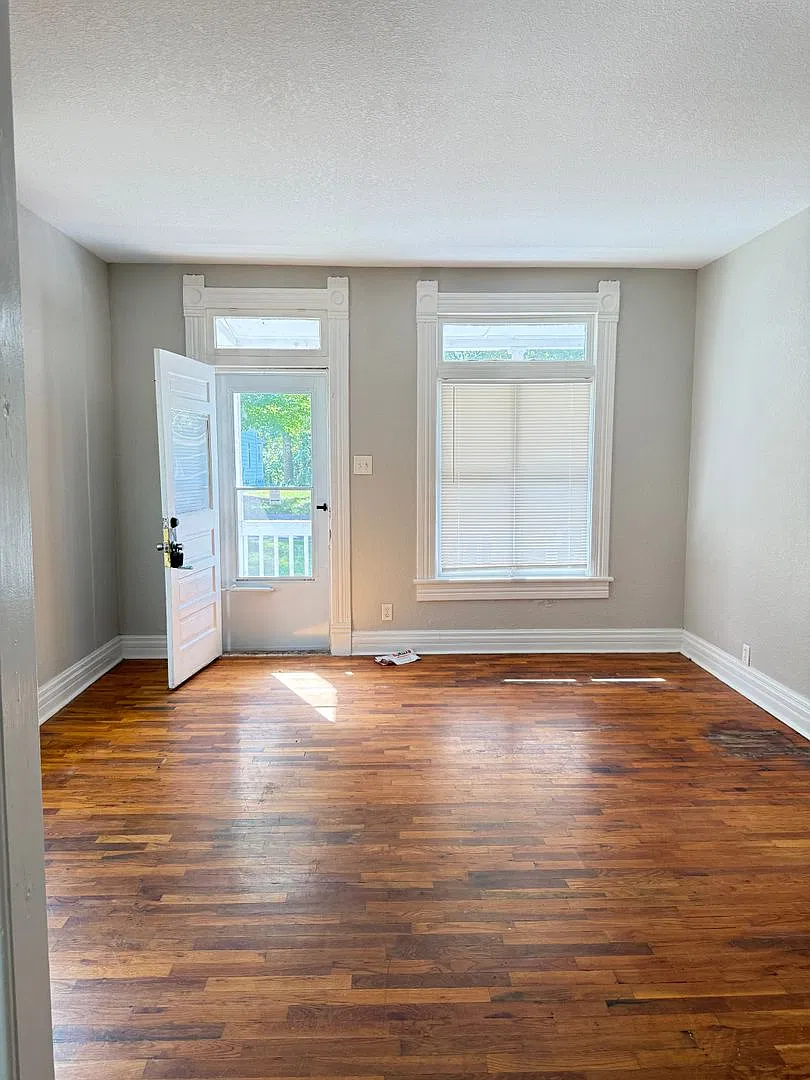 2917 Locust Street, Saint Joseph, MO — Photo 2