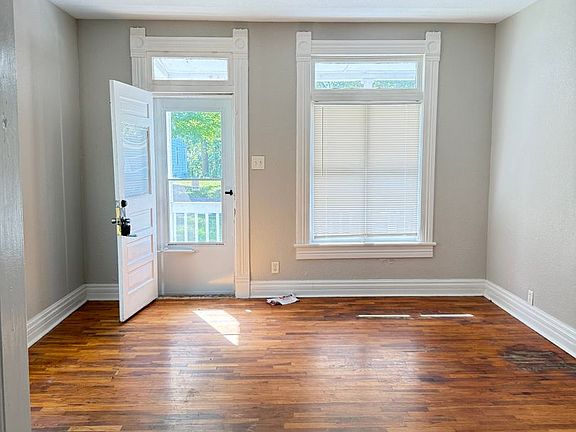 2nd image of 2917 Locust St #2919