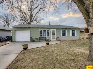 147 North Dr, Fremont, NE 68025