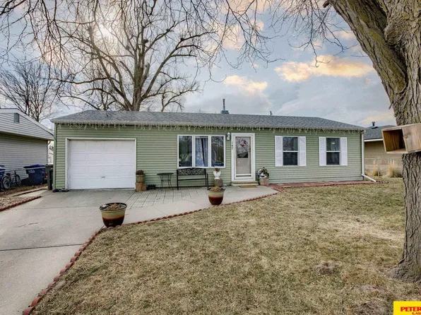 147 North Dr, Fremont, NE 68025