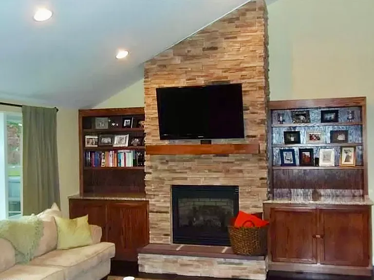 132 S Eastview Ave — Photo 6